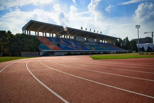 “上海交通大学闵行校区胡法光体育场”