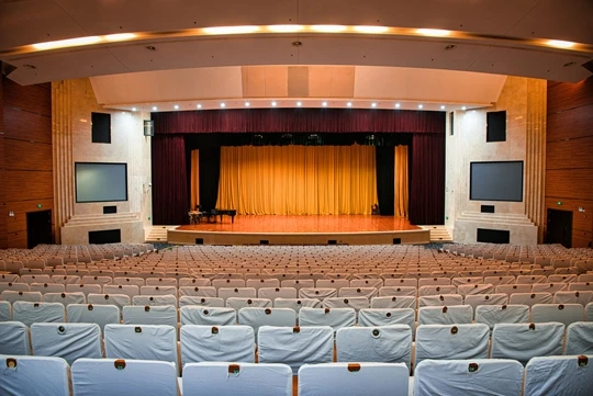 “上海立信会计金融学院松江校区昭信堂”