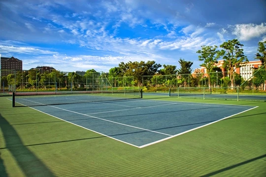 “上海建桥学院网球场”